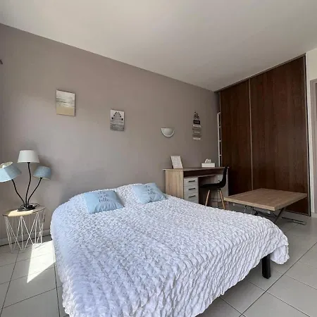 Appart-hotel Du Drapeau Bleu Kiwi Aytré