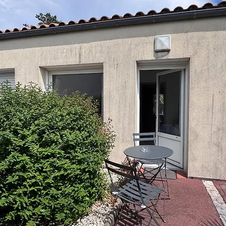 Appart-Hotel Du Drapeau Bleu Residence Kiwi Apartment