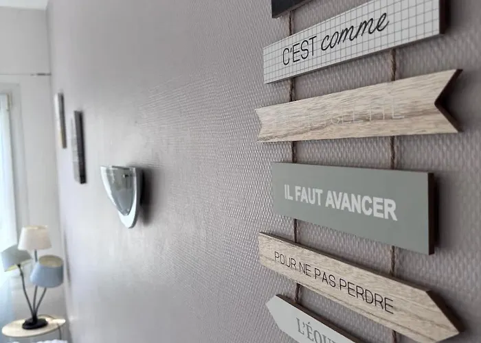 Апартаменты Appart-hotel Du Drapeau Bleu Kiwi *